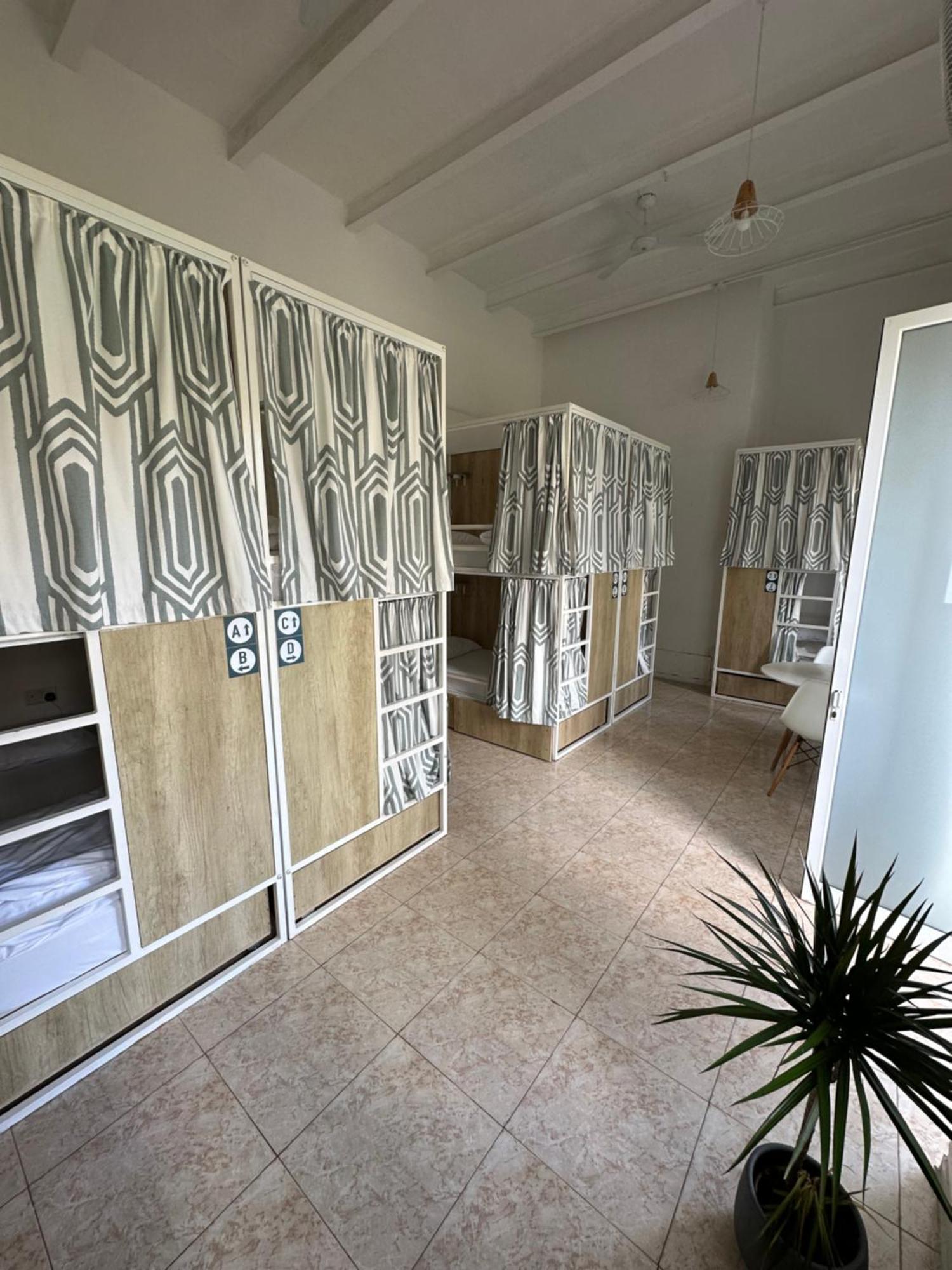 Follow The Sun Boutique Hostel - Pool, Breakfast & Sea Views St. Julian's Zewnętrze zdjęcie
