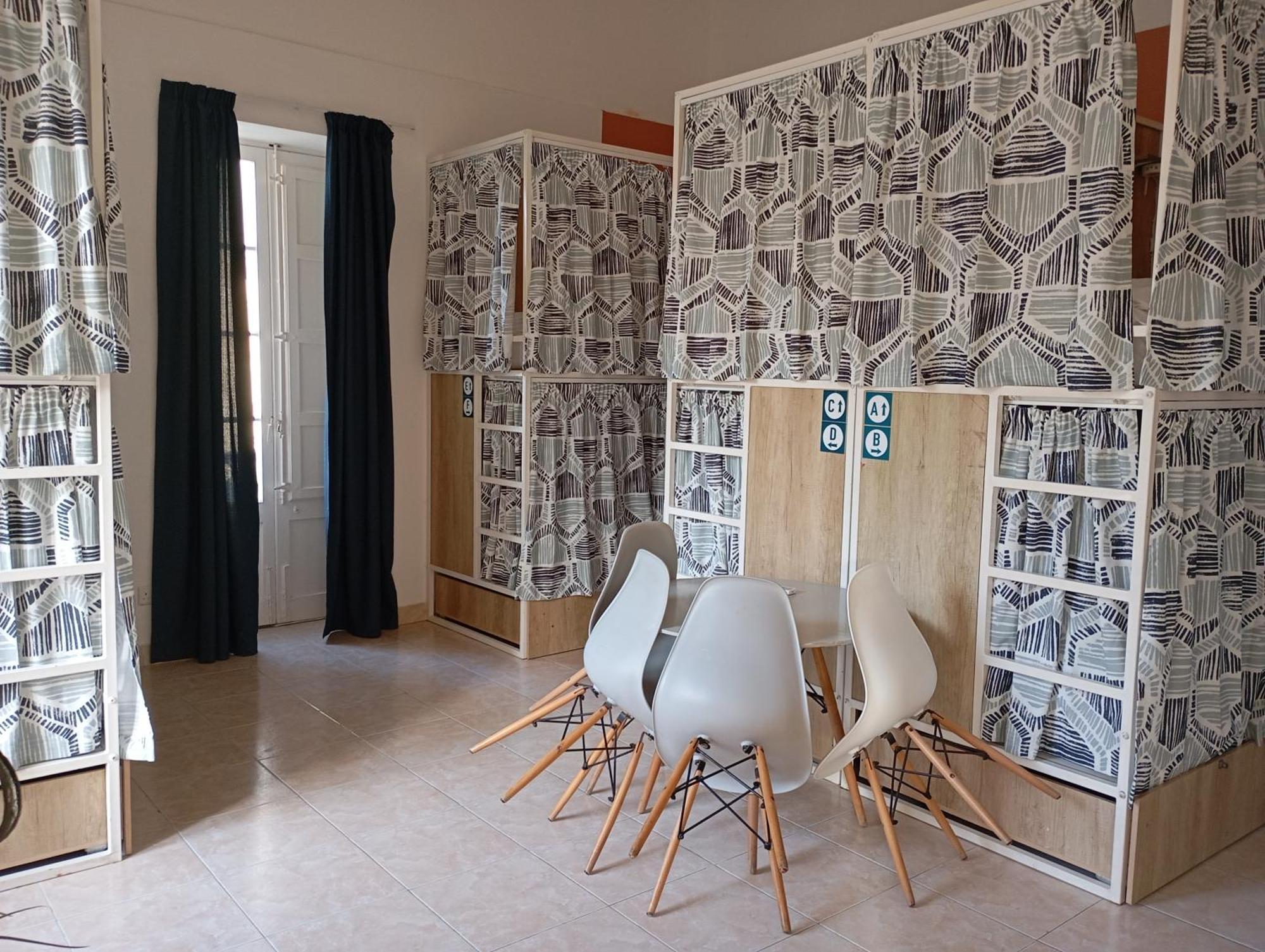 Follow The Sun Boutique Hostel - Pool, Breakfast & Sea Views St. Julian's Zewnętrze zdjęcie