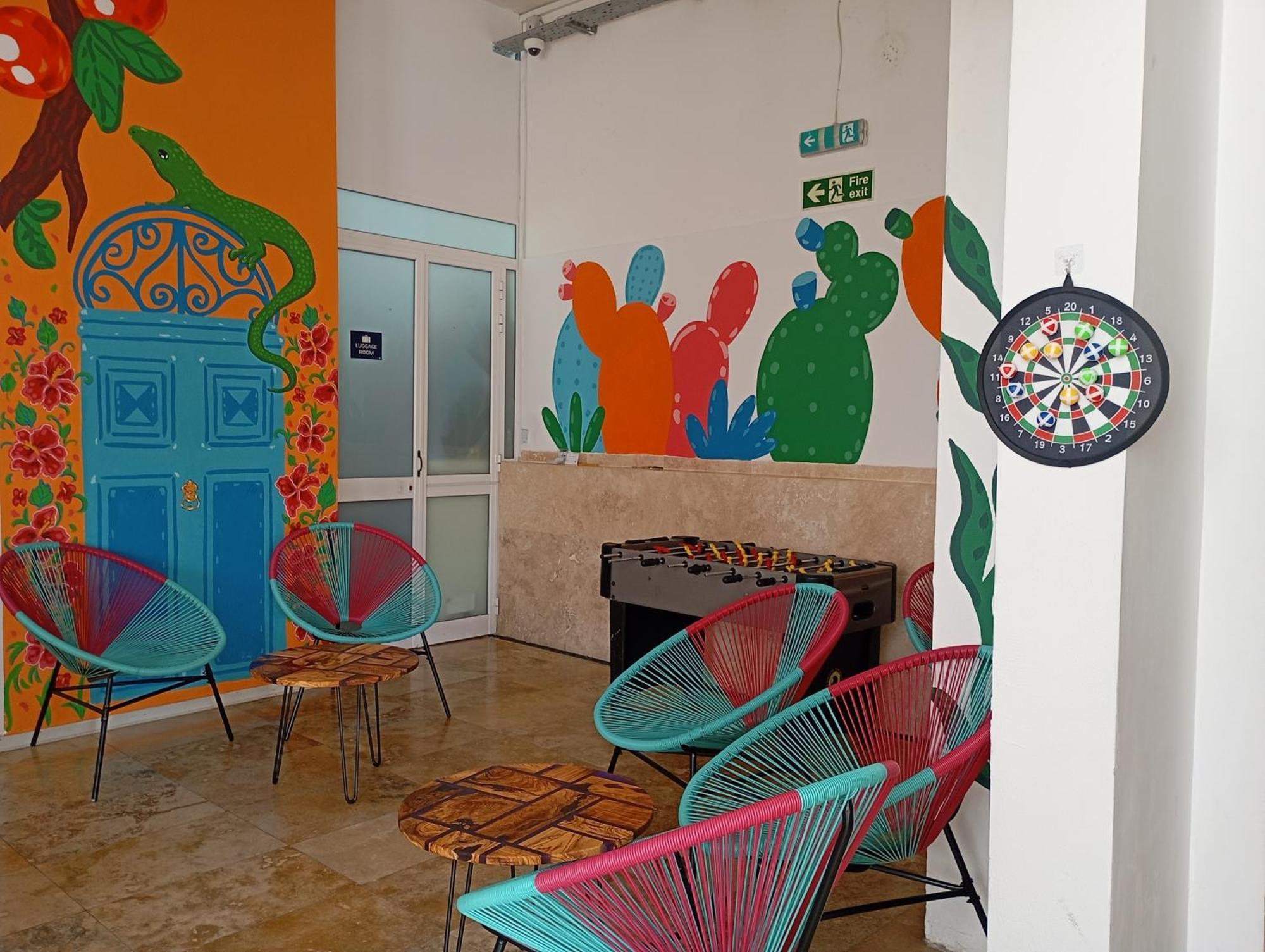 Follow The Sun Boutique Hostel - Pool, Breakfast & Sea Views St. Julian's Zewnętrze zdjęcie