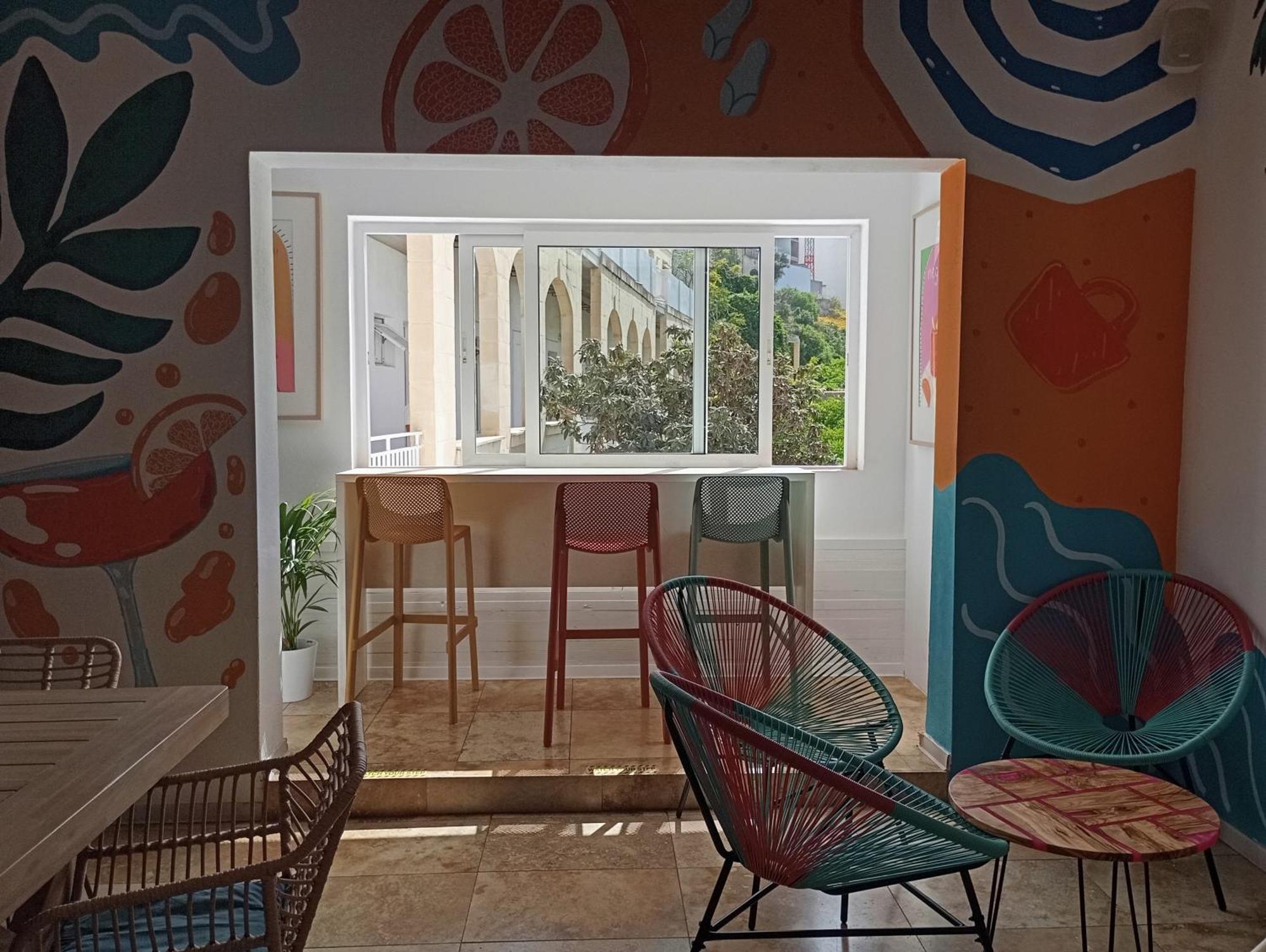 Follow The Sun Boutique Hostel - Pool, Breakfast & Sea Views St. Julian's Zewnętrze zdjęcie